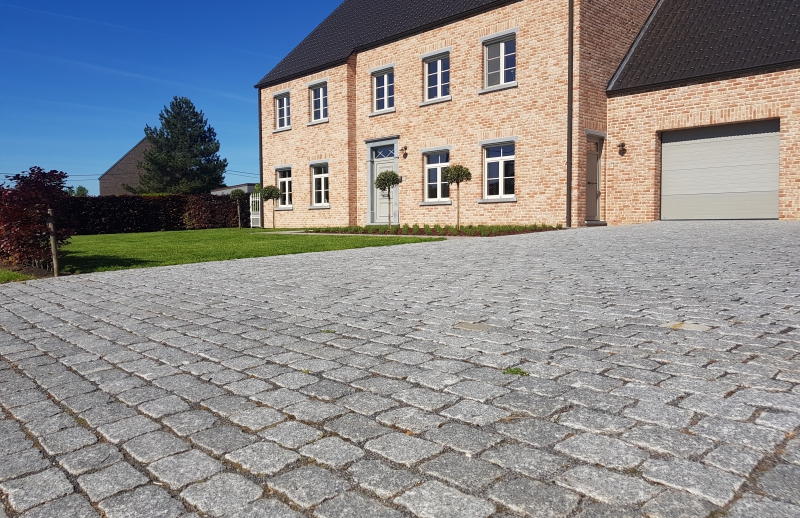 Oprit in kassei, Portugese graniet Roriz